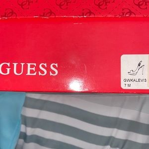 Size 7 guess heels 4’